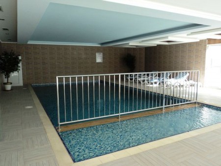 Inomhus pool
